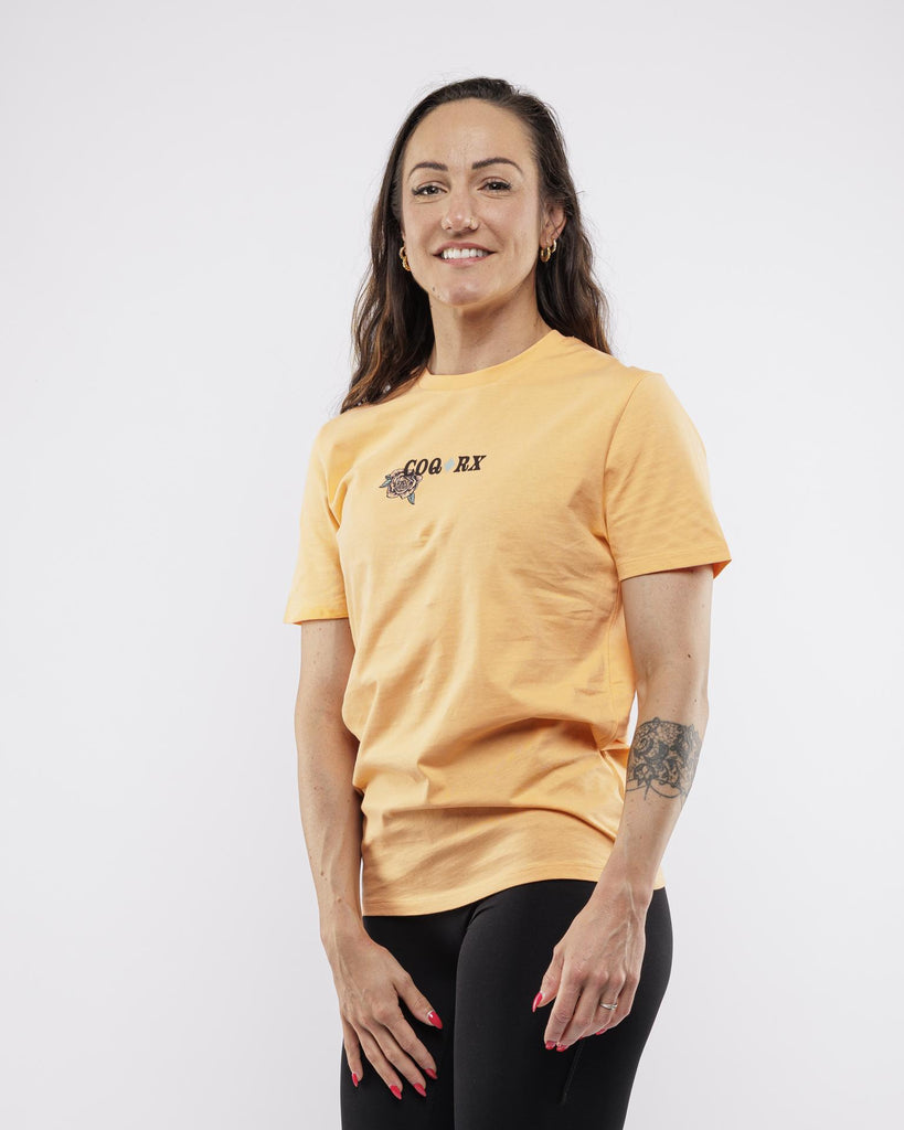 Vue dos du t-shirt PLAY LIKE A QUEEN – visuel reine skull fleurie – vêtement athlétique femme pour WOD